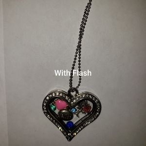 NWOT Large Heart Pendant Locket Necklace w/ Trinks